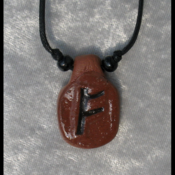 Collier Runique d'Argile "Fehu-Feoh" (Richesse - Succ�s Social)